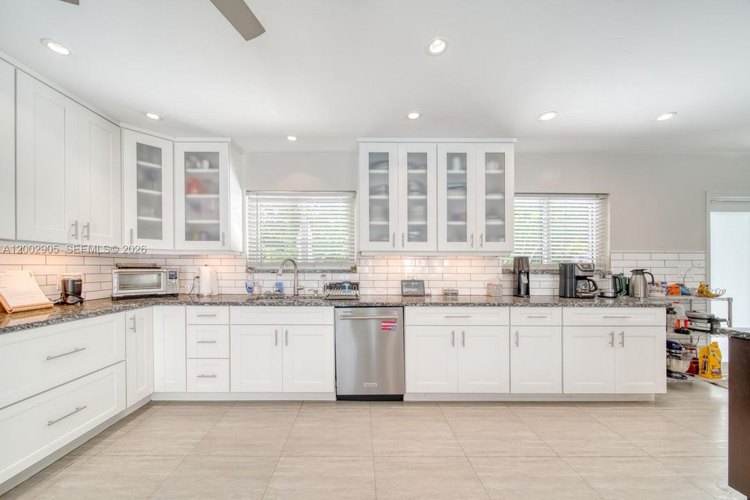 For Sale: $1,649,000 (5 beds, 3 baths, 0 Square Feet)
