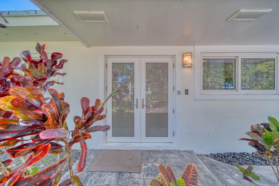 For Sale: $1,649,000 (5 beds, 3 baths, 0 Square Feet)