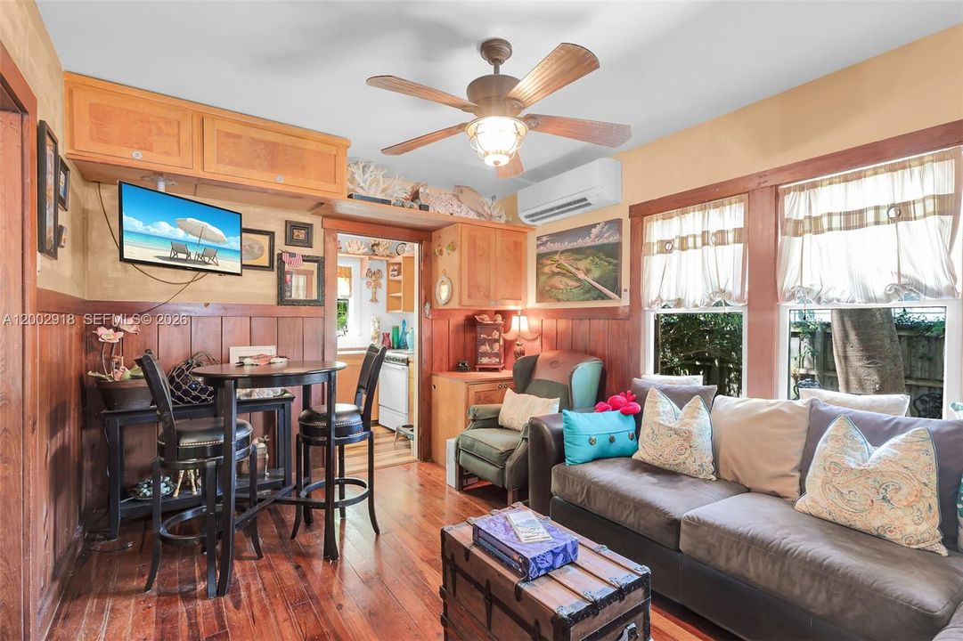 For Sale: $498,000 (1 beds, 1 baths, 506 Square Feet)