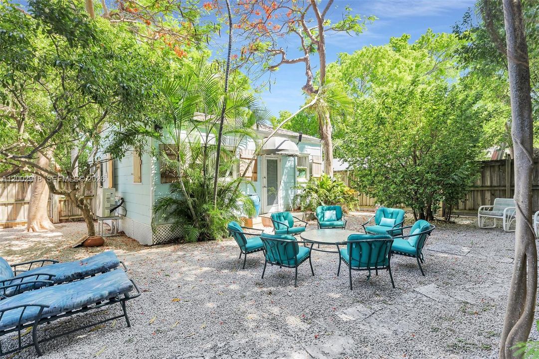 For Sale: $498,000 (1 beds, 1 baths, 506 Square Feet)