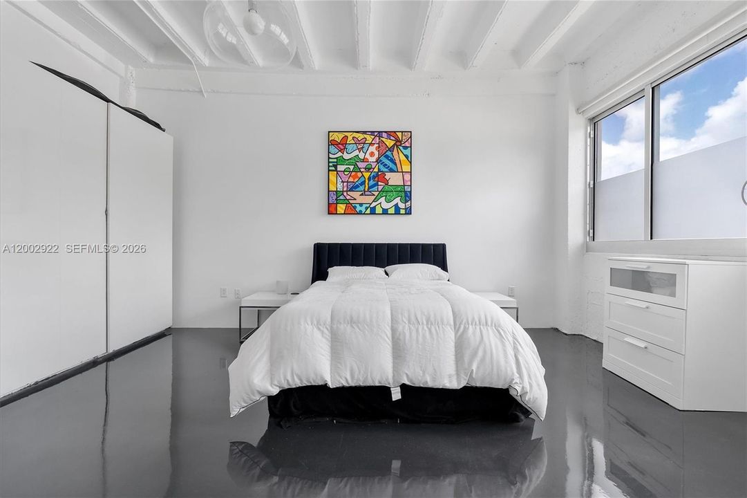 For Sale: $659,000 (1 beds, 1 baths, 1363 Square Feet)