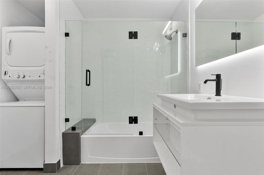 For Sale: $659,000 (1 beds, 1 baths, 1363 Square Feet)