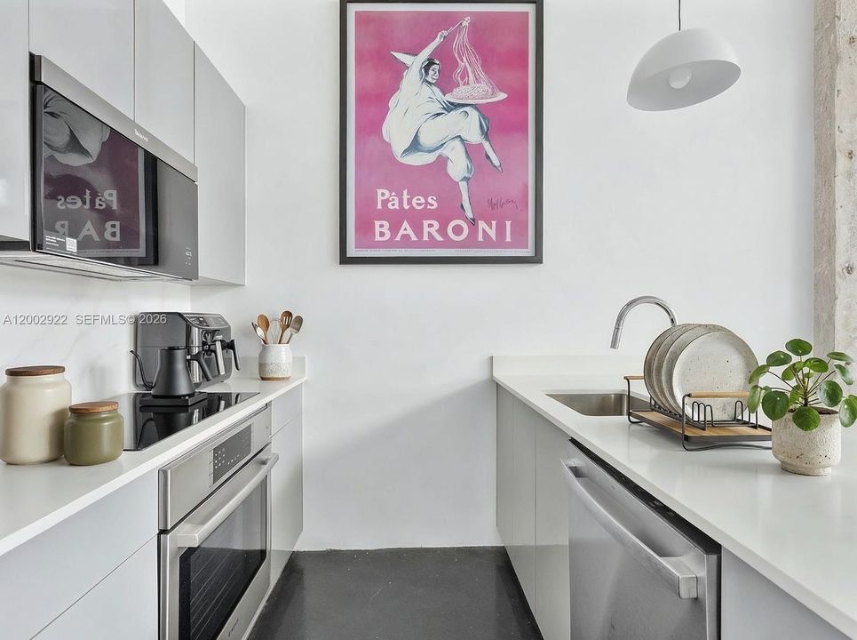 For Sale: $659,000 (1 beds, 1 baths, 1363 Square Feet)