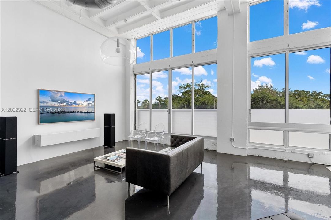 For Sale: $659,000 (1 beds, 1 baths, 1363 Square Feet)