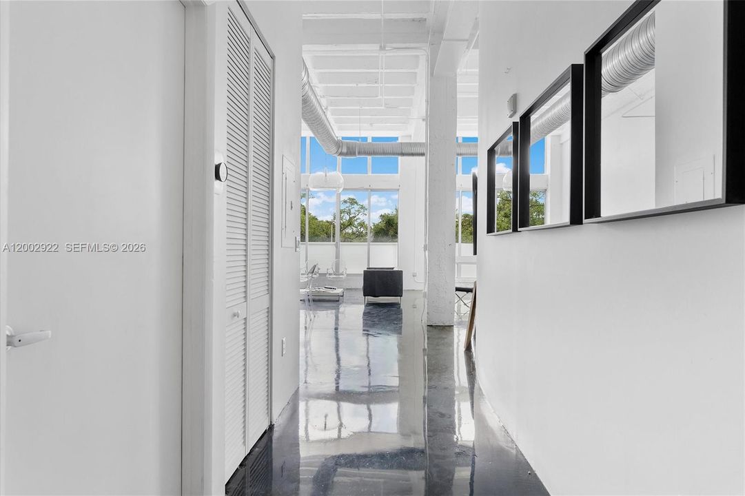 For Sale: $659,000 (1 beds, 1 baths, 1363 Square Feet)