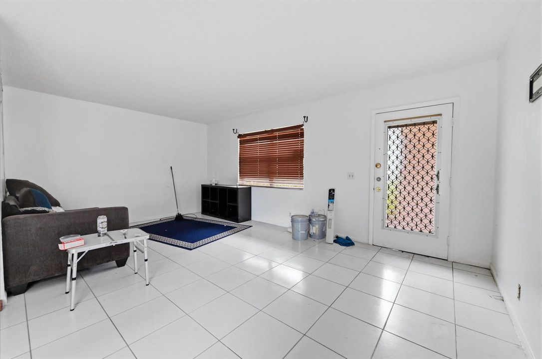 05 Living room 02