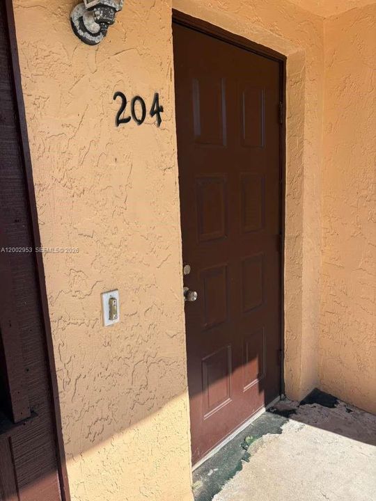 For Rent: $1,900 (2 beds, 2 baths, 1026 Square Feet)