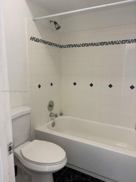 For Rent: $1,900 (2 beds, 2 baths, 1026 Square Feet)