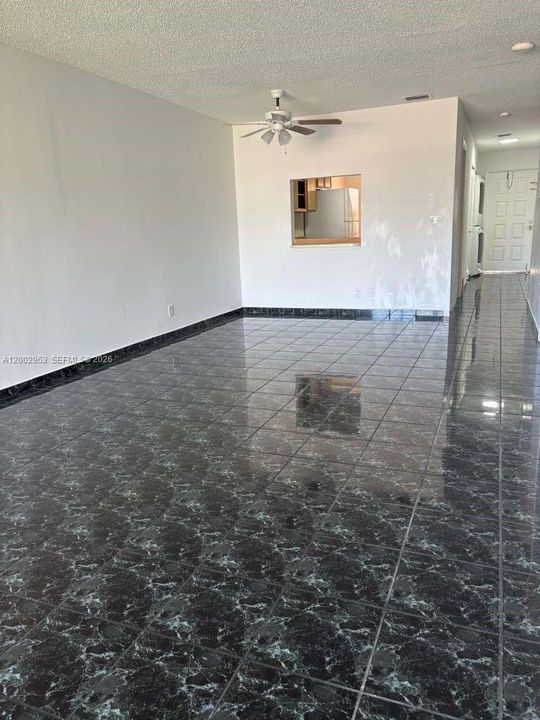 For Rent: $1,900 (2 beds, 2 baths, 1026 Square Feet)
