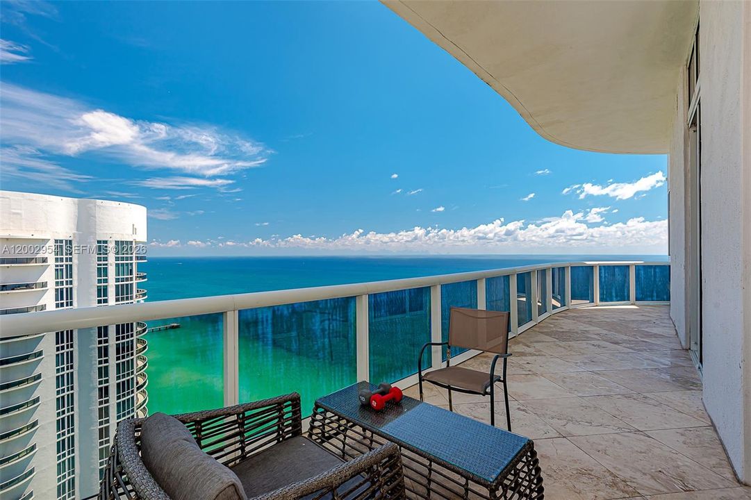 For Sale: $1,975,888 (3 beds, 3 baths, 1979 Square Feet)