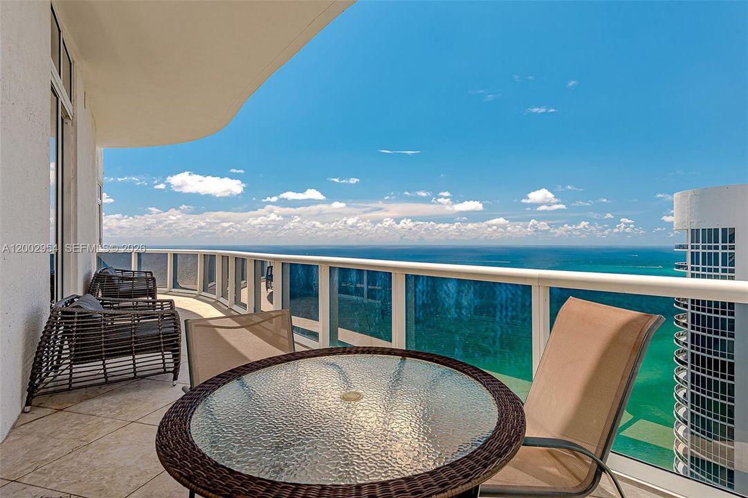 For Sale: $1,975,888 (3 beds, 3 baths, 1979 Square Feet)