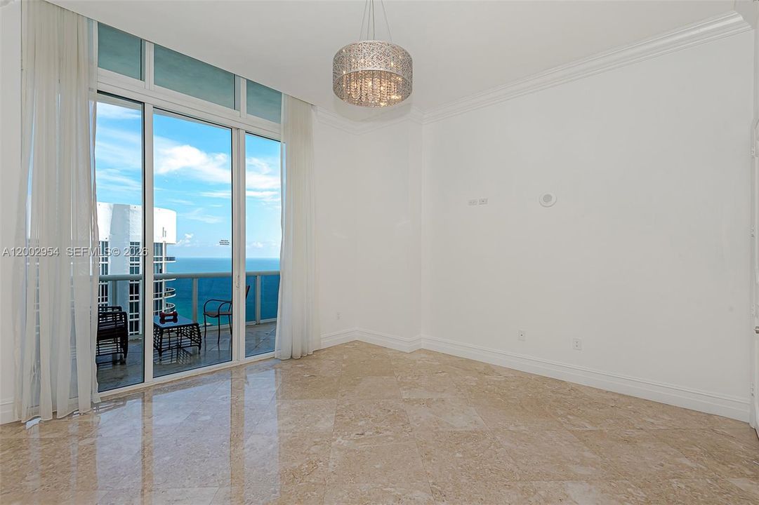 For Sale: $1,975,888 (3 beds, 3 baths, 1979 Square Feet)