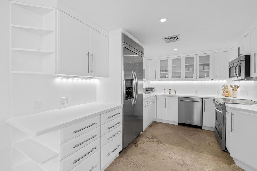 350 Cocoanut Row Apt 3A Palm-large-010-0