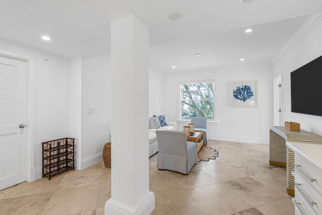 350 Cocoanut Row Apt 3A Palm-large-013-0