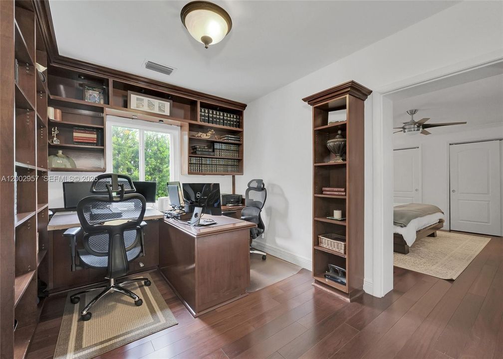 Activo con contrato: $8,000 (3 camas, 3 baños, 1824 Pies cuadrados)