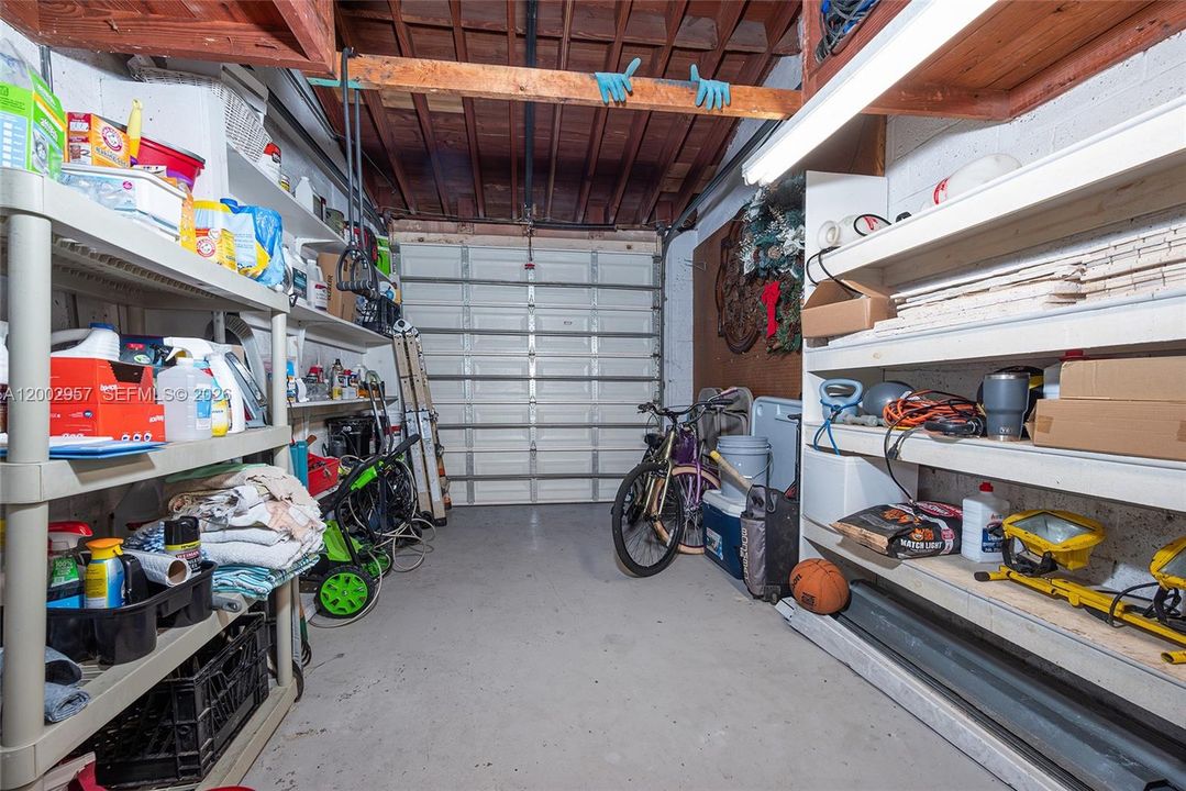 Activo con contrato: $8,000 (3 camas, 3 baños, 1824 Pies cuadrados)