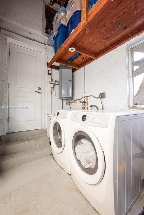 Activo con contrato: $8,000 (3 camas, 3 baños, 1824 Pies cuadrados)