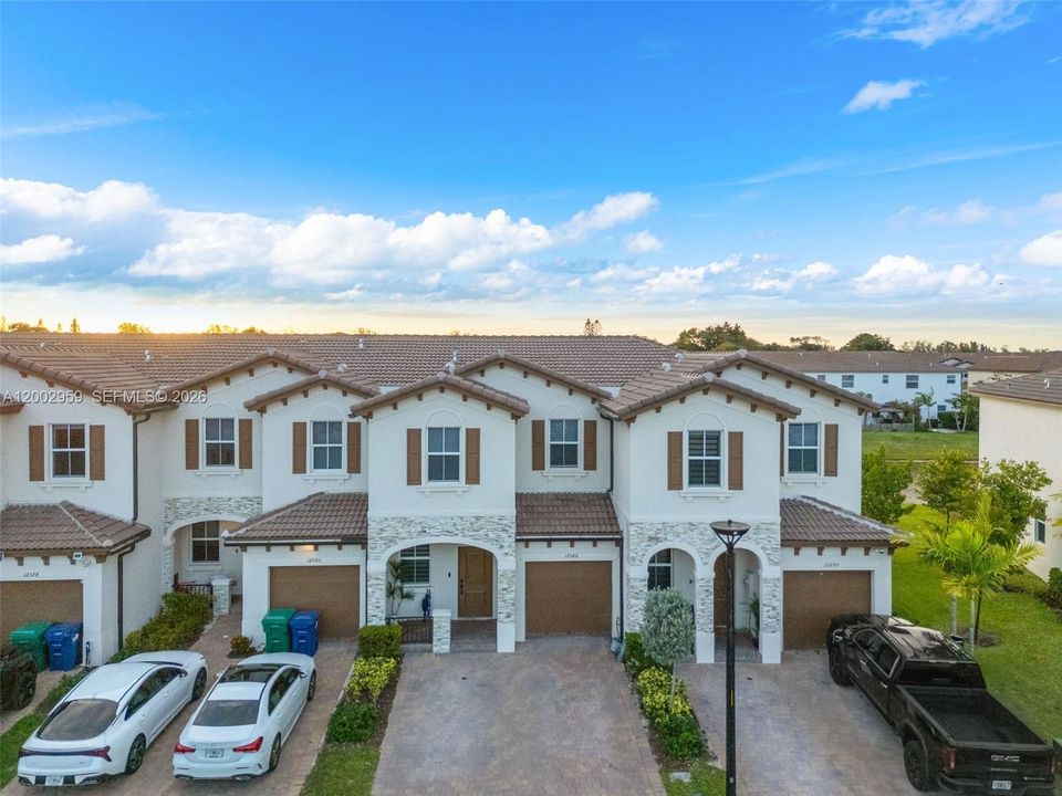 For Sale: $620,000 (3 beds, 2 baths, 1695 Square Feet)
