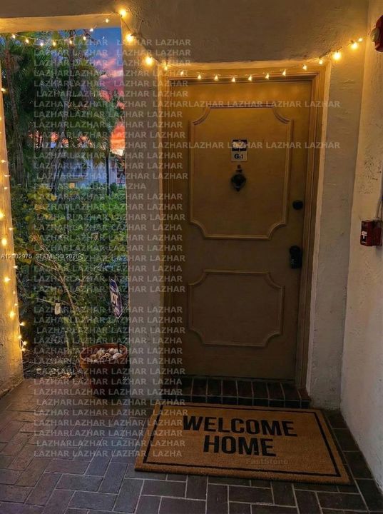 Virtually staged entry.