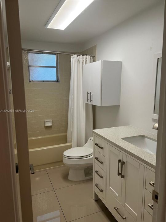 Activo con contrato: $360,000 (2 camas, 2 baños, 1178 Pies cuadrados)