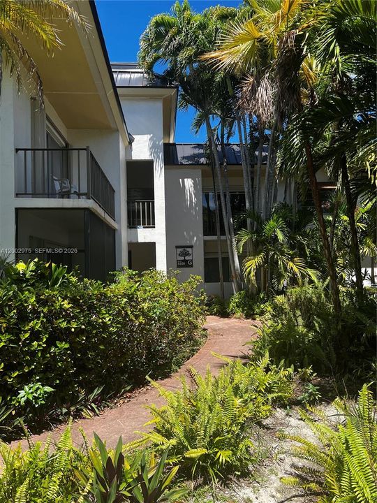 Activo con contrato: $360,000 (2 camas, 2 baños, 1178 Pies cuadrados)