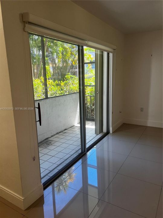 Activo con contrato: $360,000 (2 camas, 2 baños, 1178 Pies cuadrados)