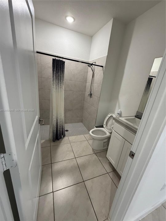 Activo con contrato: $2,999 (4 camas, 3 baños, 1924 Pies cuadrados)