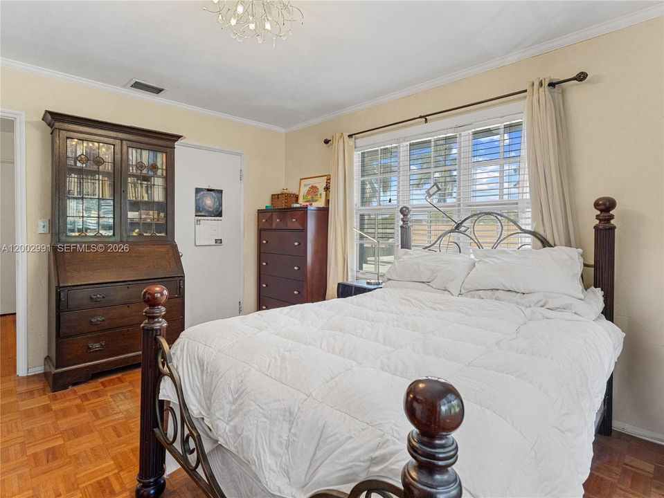 Active With Contract: $640,000 (4 beds, 2 baths, 2822 Square Feet)