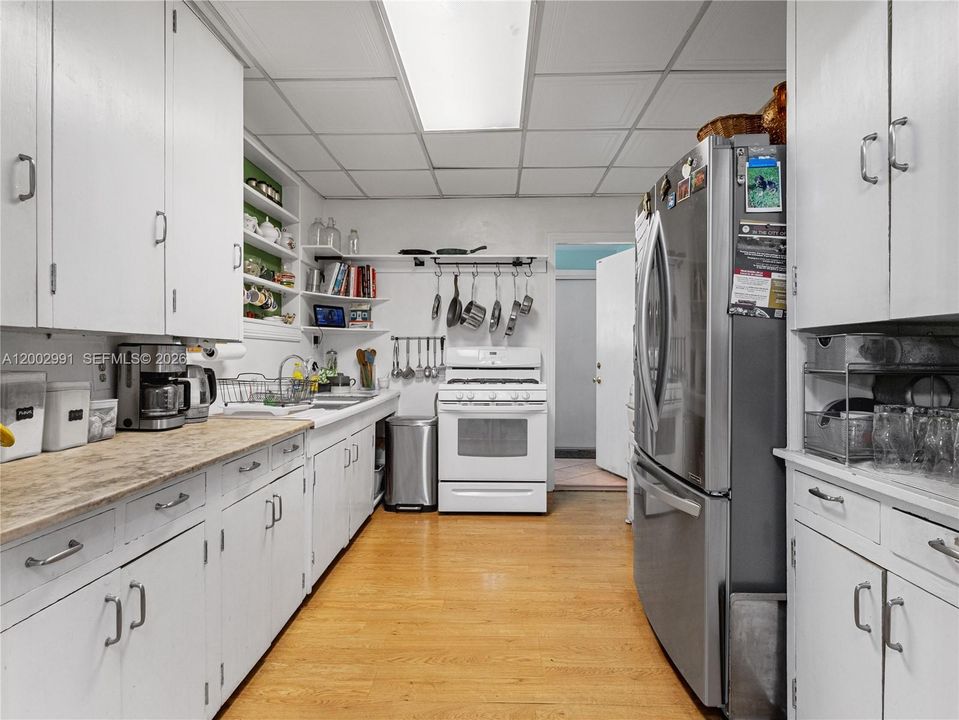 Active With Contract: $640,000 (4 beds, 2 baths, 2822 Square Feet)