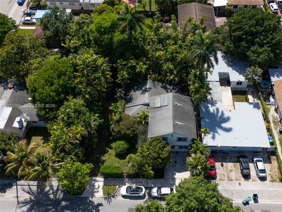 Active With Contract: $640,000 (4 beds, 2 baths, 2822 Square Feet)