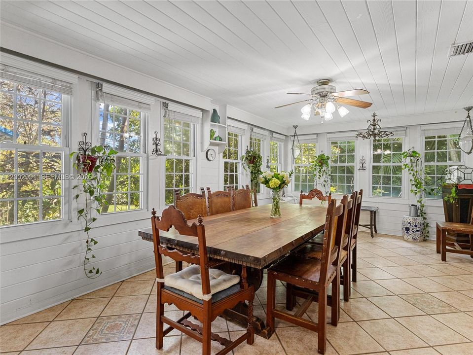 Active With Contract: $640,000 (4 beds, 2 baths, 2822 Square Feet)
