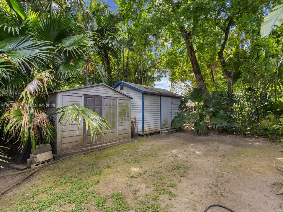 Active With Contract: $640,000 (4 beds, 2 baths, 2822 Square Feet)
