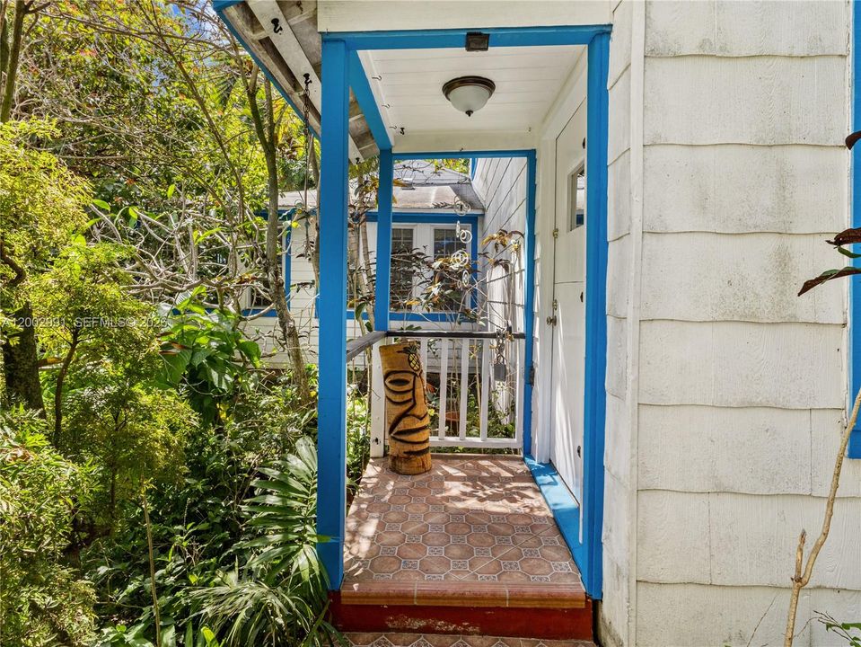 Active With Contract: $640,000 (4 beds, 2 baths, 2822 Square Feet)