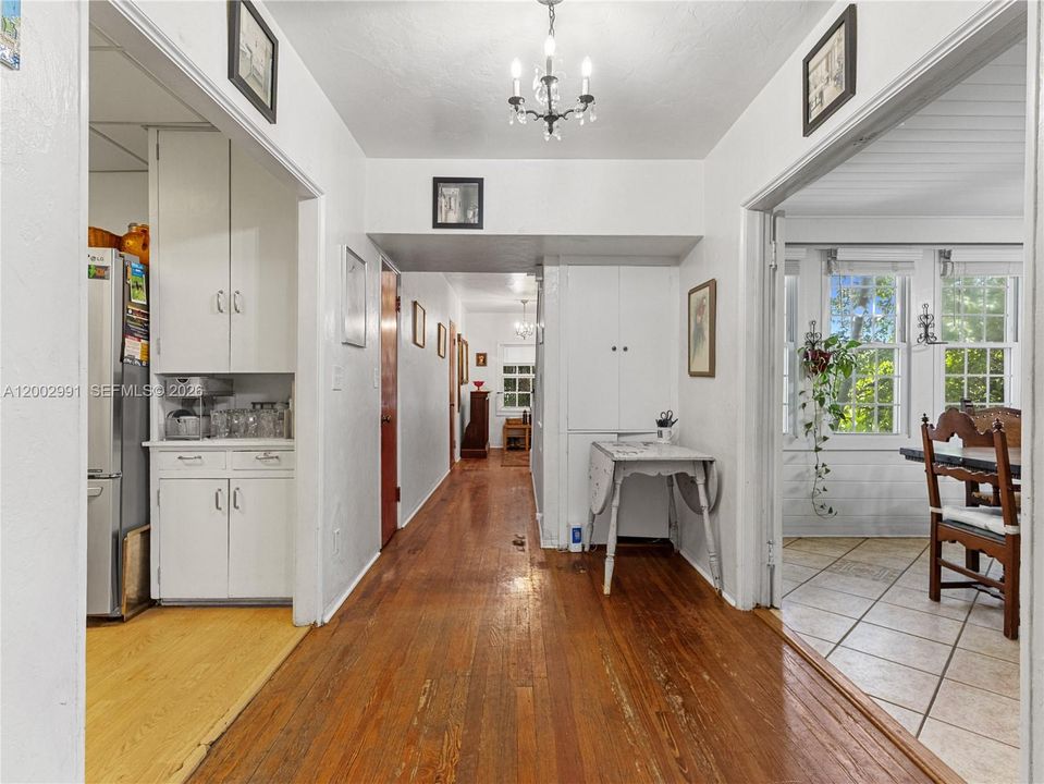 Active With Contract: $640,000 (4 beds, 2 baths, 2822 Square Feet)