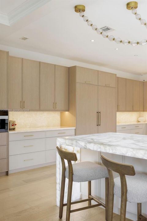 На продажу: $39,995,000 (7 спален, 6 ванн, 8132 Квадратных фут)