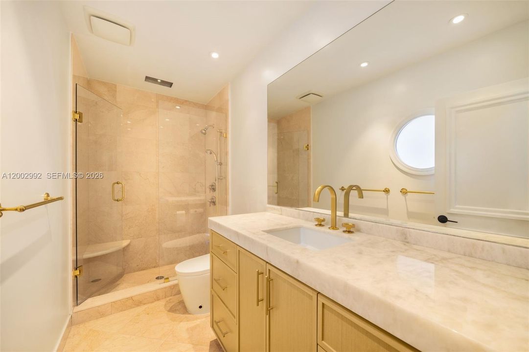 На продажу: $39,995,000 (7 спален, 6 ванн, 8132 Квадратных фут)
