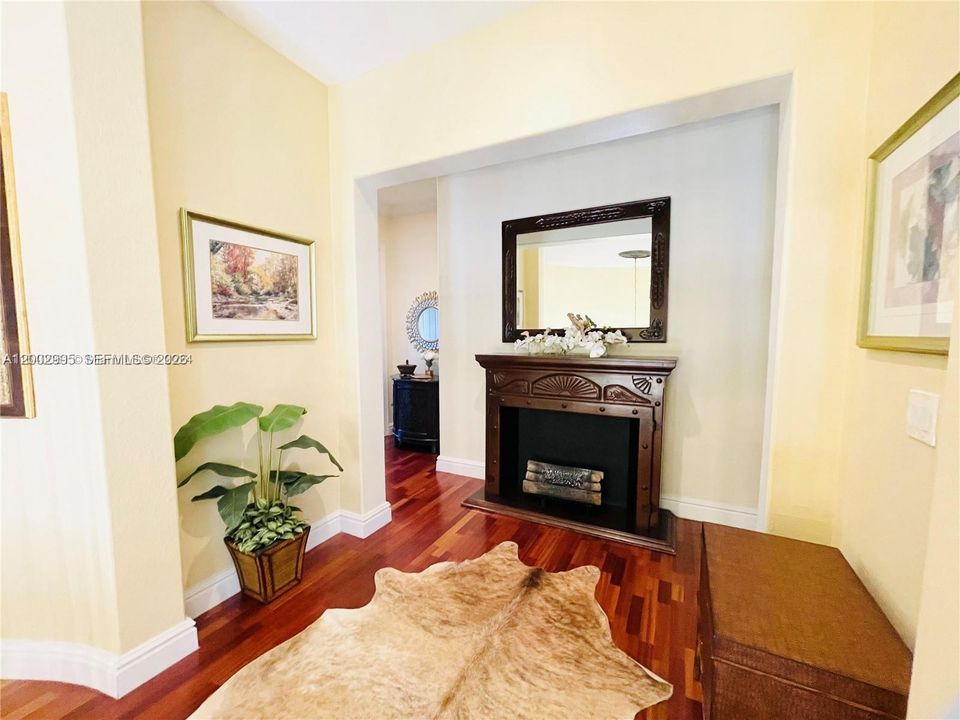 En Renta: $7,800 (5 camas, 4 baños, 4717 Pies cuadrados)
