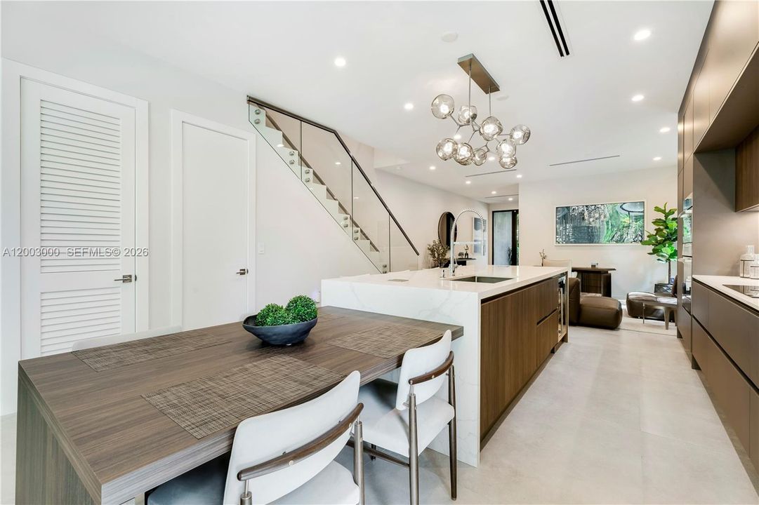 Active With Contract: $2,895,000 (4 beds, 3 baths, 2902 Square Feet)
