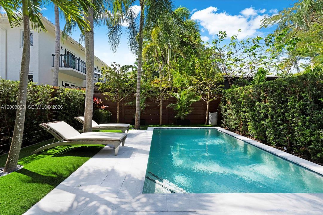Active With Contract: $2,895,000 (4 beds, 3 baths, 2902 Square Feet)