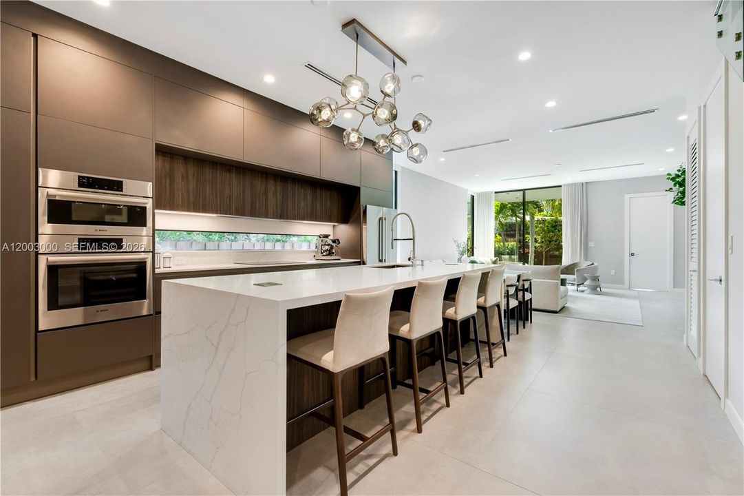 Active With Contract: $2,895,000 (4 beds, 3 baths, 2902 Square Feet)