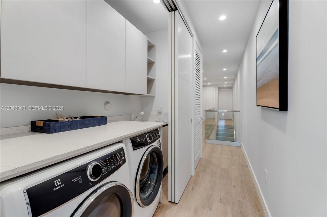Active With Contract: $2,895,000 (4 beds, 3 baths, 2902 Square Feet)