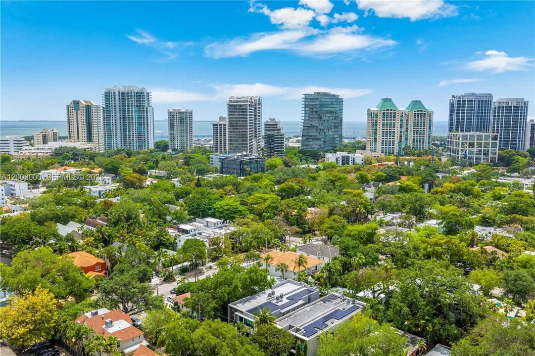 Active With Contract: $2,895,000 (4 beds, 3 baths, 2902 Square Feet)