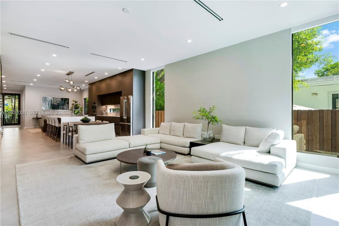 Active With Contract: $2,895,000 (4 beds, 3 baths, 2902 Square Feet)