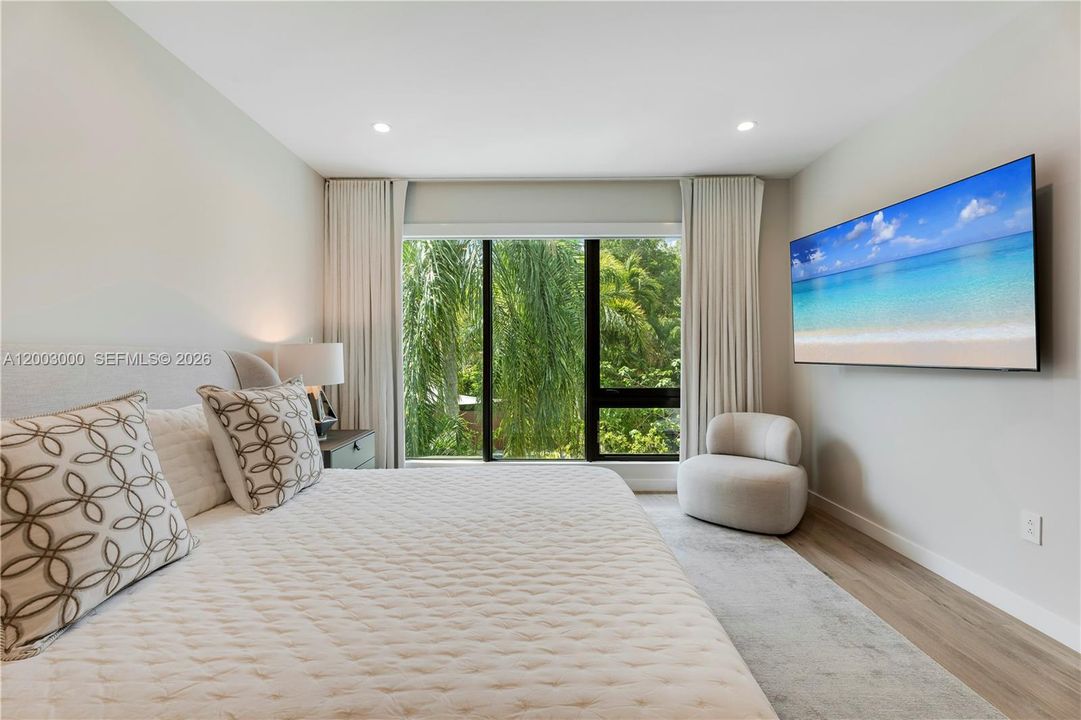 Active With Contract: $2,895,000 (4 beds, 3 baths, 2902 Square Feet)