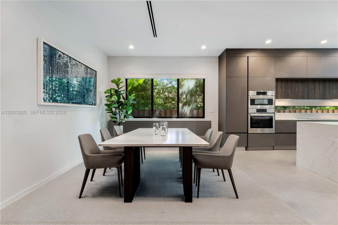 Active With Contract: $2,895,000 (4 beds, 3 baths, 2902 Square Feet)