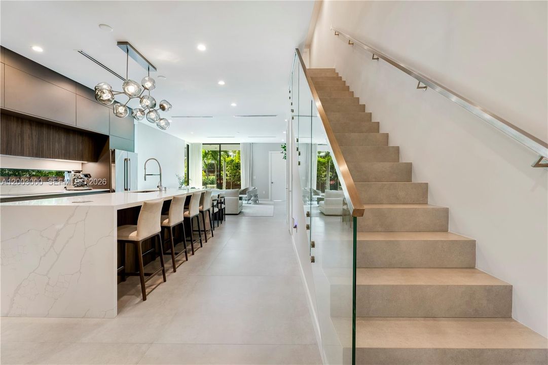 Active With Contract: $2,895,000 (4 beds, 3 baths, 2902 Square Feet)