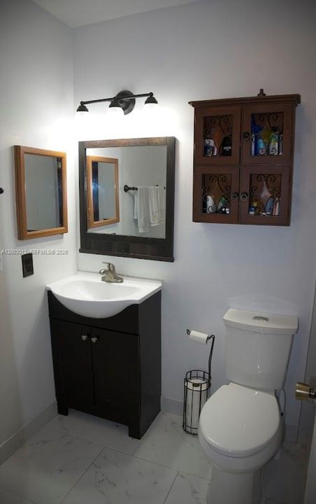 Activo con contrato: $305,000 (2 camas, 2 baños, 1214 Pies cuadrados)