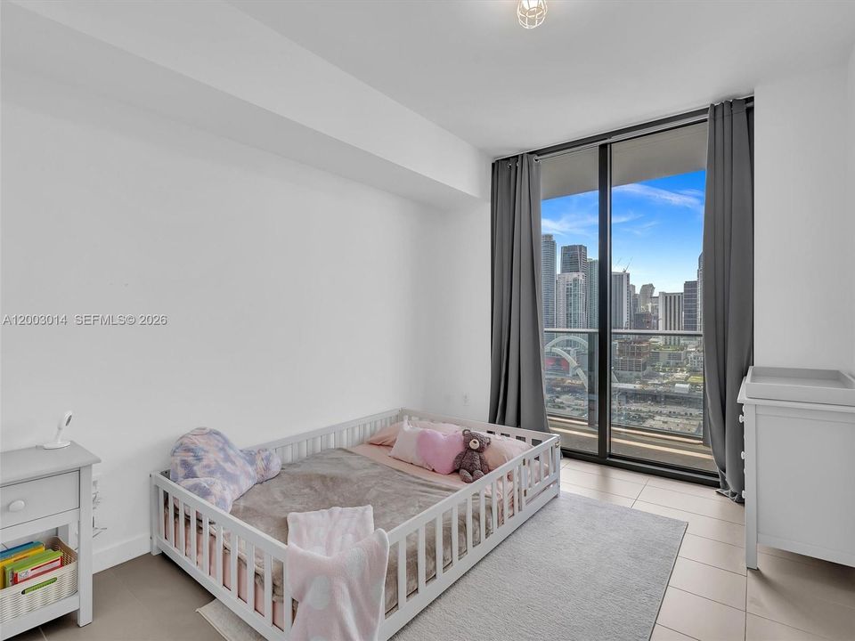 Active With Contract: $549,000 (2 beds, 2 baths, 882 Square Feet)