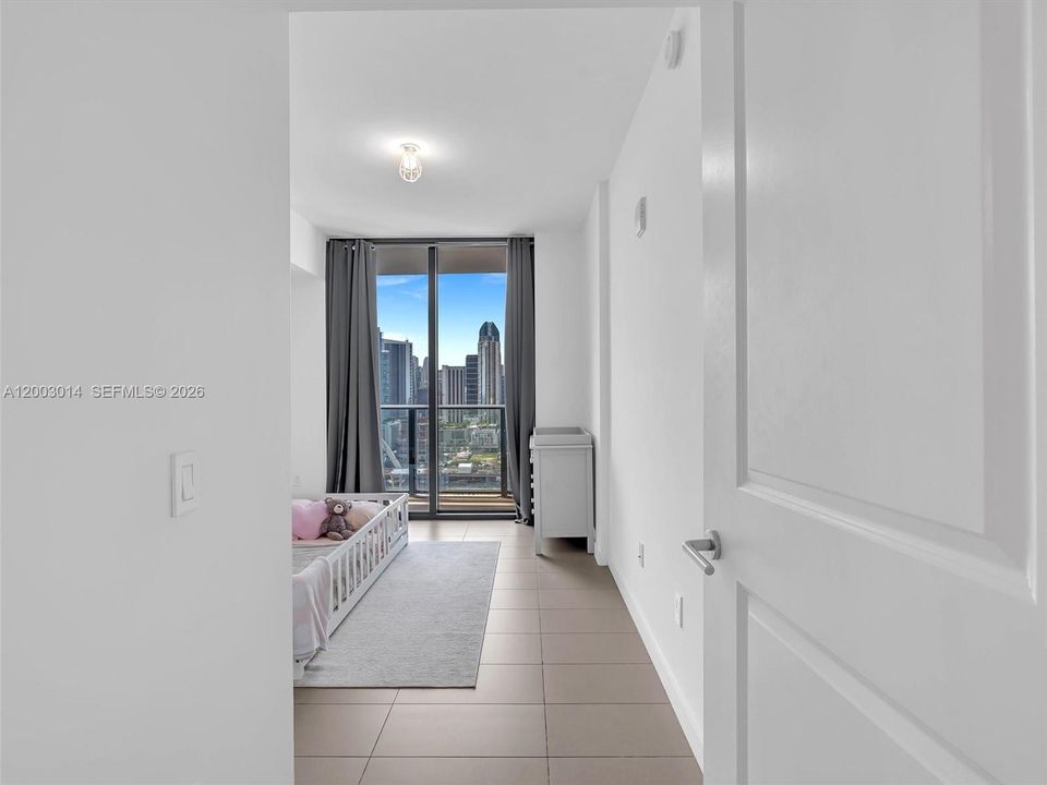 Active With Contract: $549,000 (2 beds, 2 baths, 882 Square Feet)