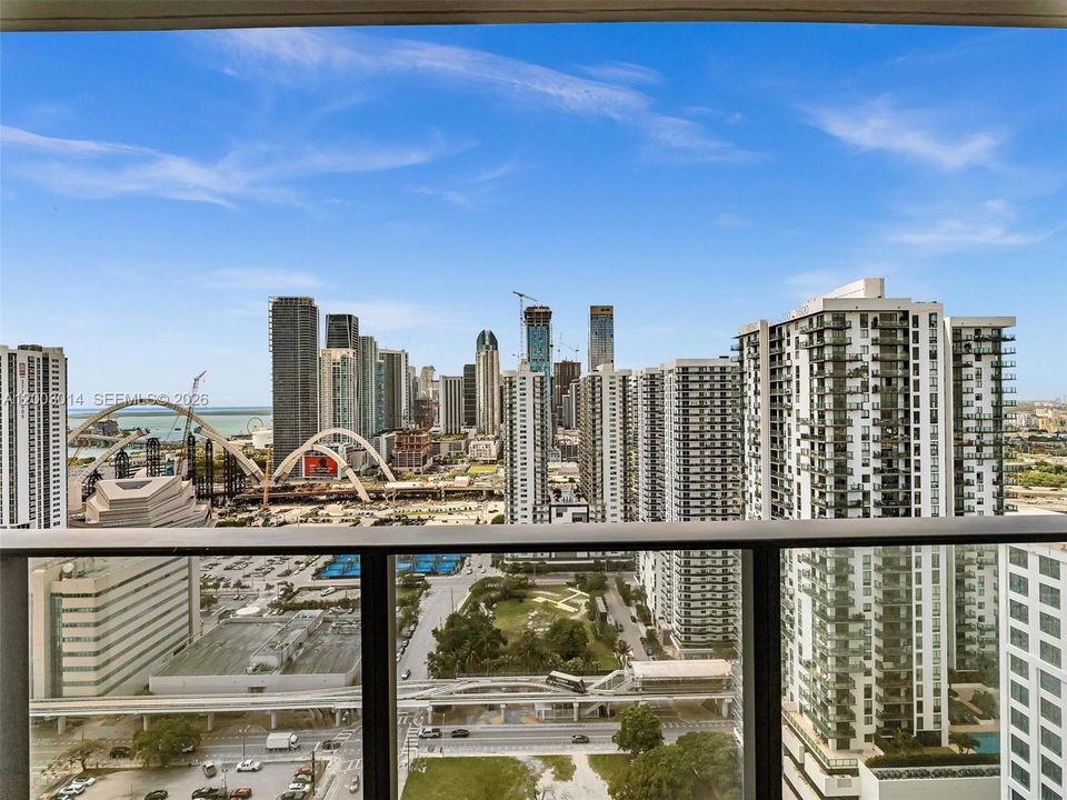 Active With Contract: $549,000 (2 beds, 2 baths, 882 Square Feet)